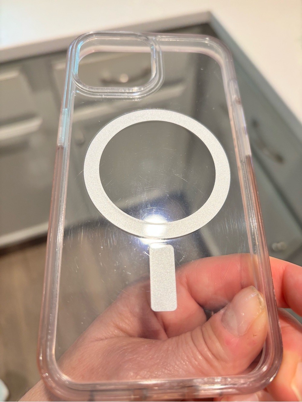 OtterBox Symmetry Series Clear Case. Snaps to MagSafe. iPhone 15 - Picture 4 of 9